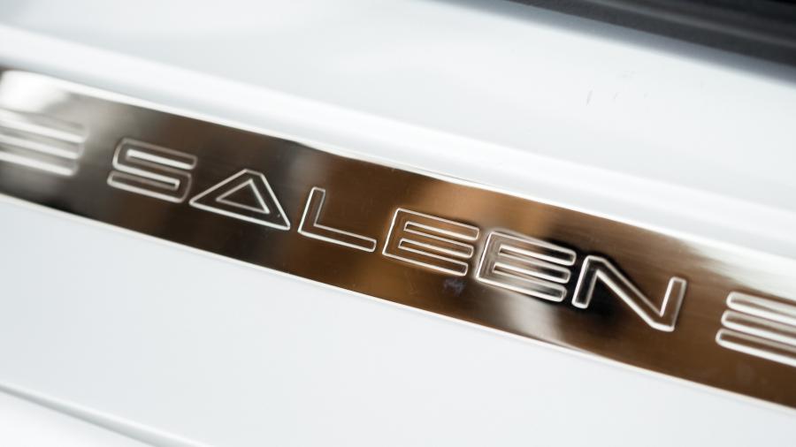 Логотип Saleen S7 2004 года  (фото 25 из 27)